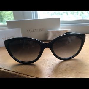 Valentino V636S Black Studded Sunglasses